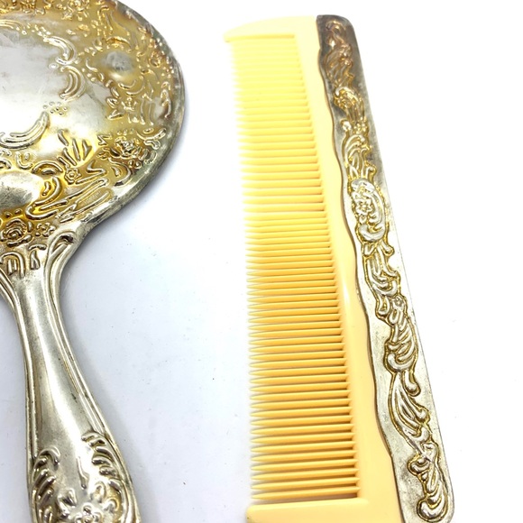 Vintage Davco Silver played mirror and brush set - Picture 5 of 8